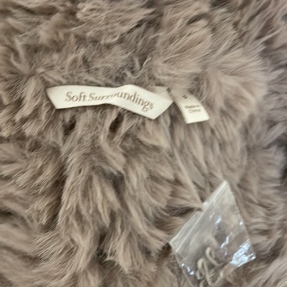 Faux fur Taupe Vest by Soft Surroundings Small - Picture 7 of 10